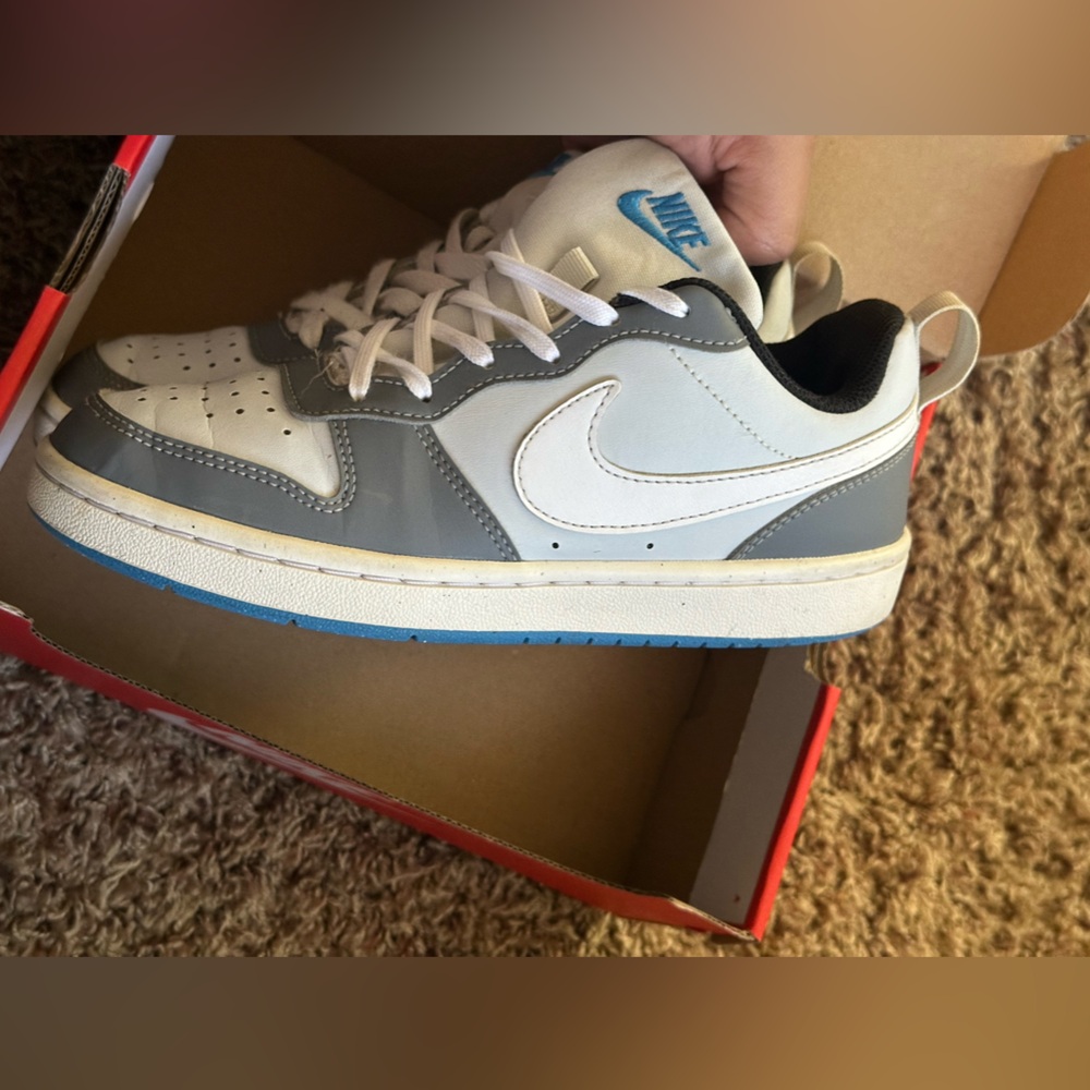 Nike Kids' Court Borough Low Recraft Sneaker size 4y
